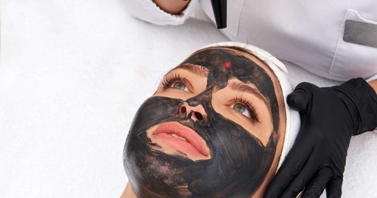 Carbon Facial Treatment in Greater Noida - Esthetica Aesthetic Clinic 3