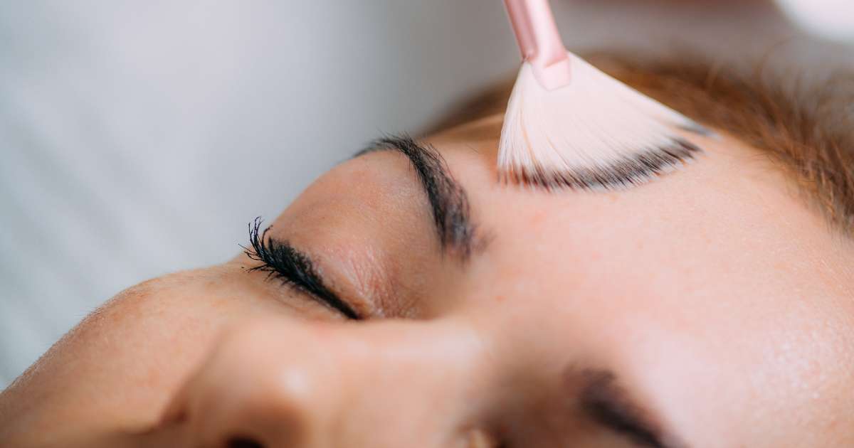 Glow Peel Treatment in Greater Noida - Esthetica Aesthetic Clinic 2